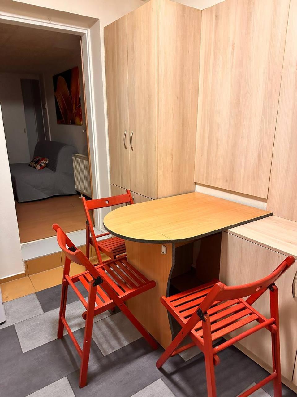 Appartement Turgenevova - Olomoucka A Parkovani
